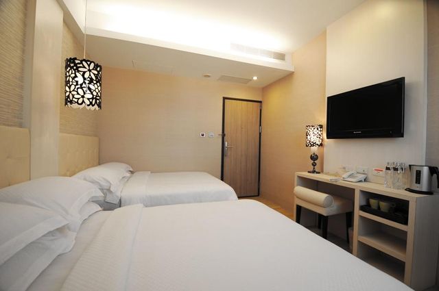 Riverbank Fashion Hotel Hengchun Pavilion-Warm Family Room-10