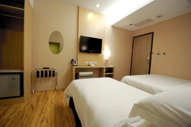 Riverbank Fashion Hotel Hengchun Pavilion-Warm Family Room-9