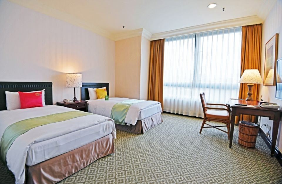 台南維悅酒店｜鄰近安平老街-河景雙床房-1