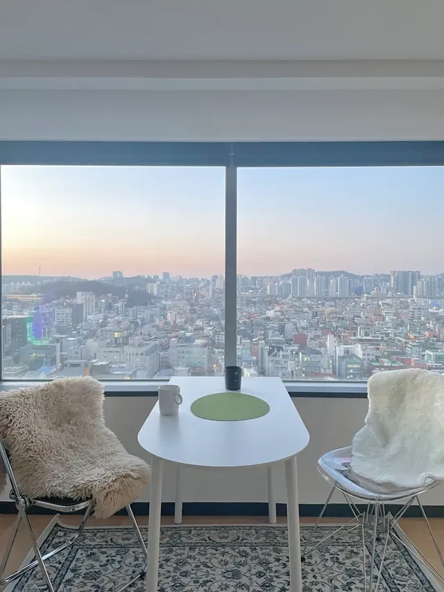 [신규] 홍대입구역 9초美麗的漢江日落景觀-弘大入口站 9秒 美麗的漢江日落景觀 | 6人入住-1