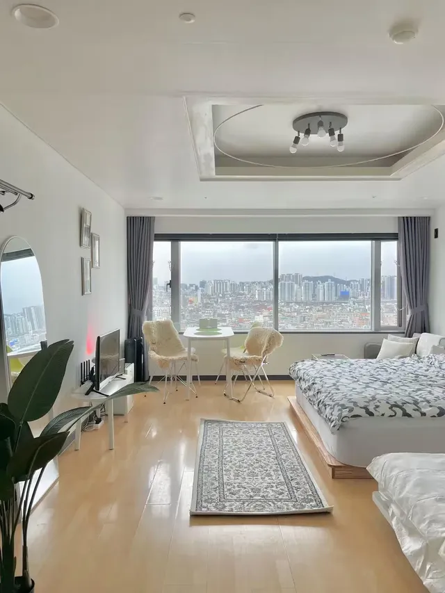 [신규] 홍대입구역 9초美麗的漢江日落景觀-弘大入口站 9秒 美麗的漢江日落景觀 | 6人入住-7