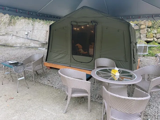 帆船村露營區｜獨家7折起！豪華露營一泊三食-網紅充氣帳篷2-1