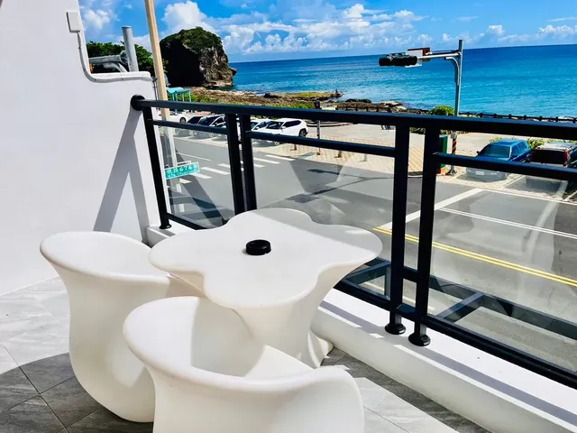 Kenting Bed and Breakfast. Iwate Hotel-Ocaen view room l Ocean View Double Room-4