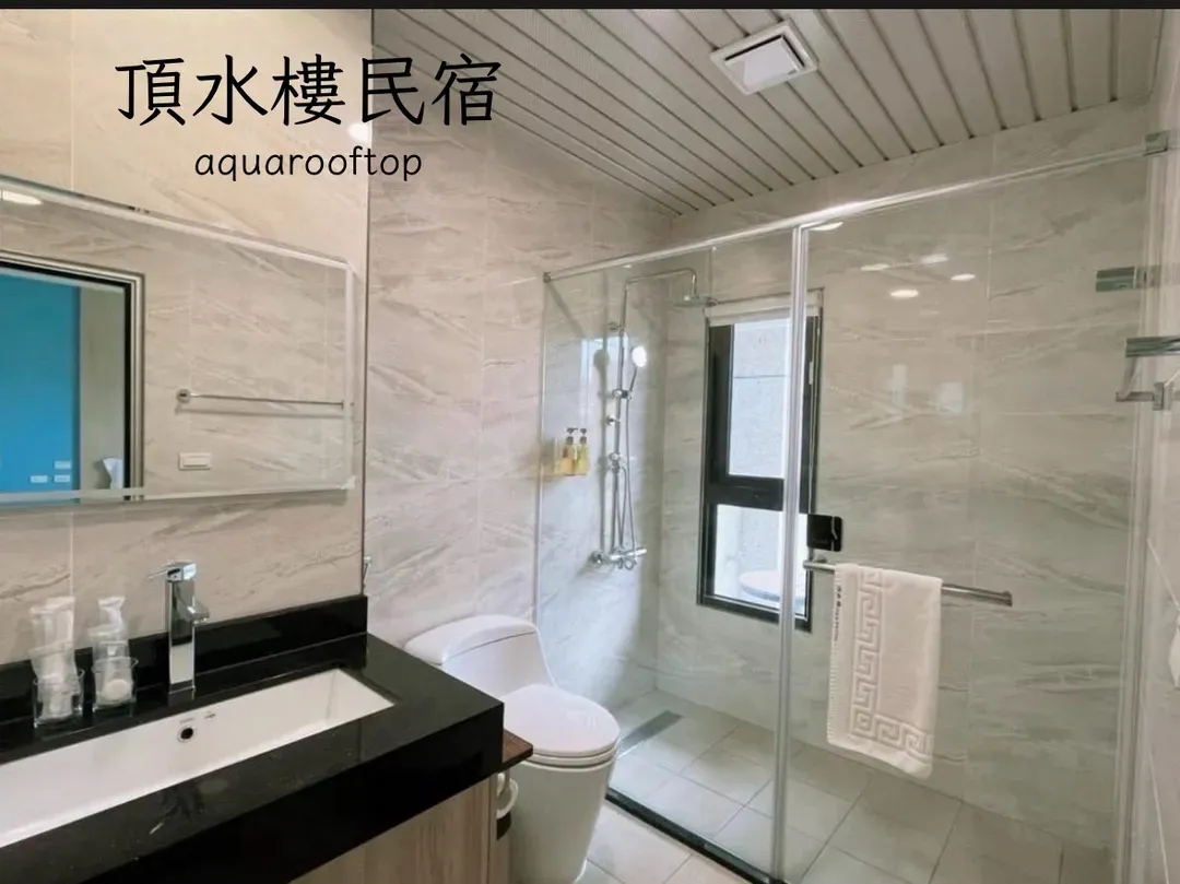 Aqua rooftop