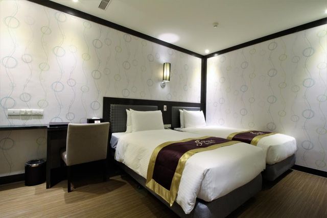 J-Hotel-Classic Twin Room-6