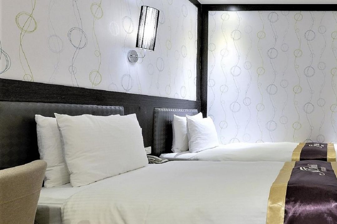J-Hotel