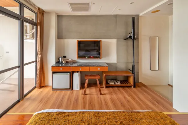 ItaThao Smart Stay with Elevator-Double room with balcony-11