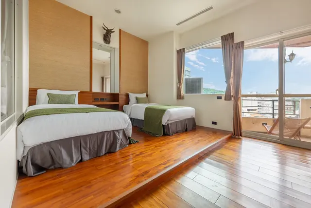 ItaThao Smart Stay with Elevator-Twin room with balcony-9