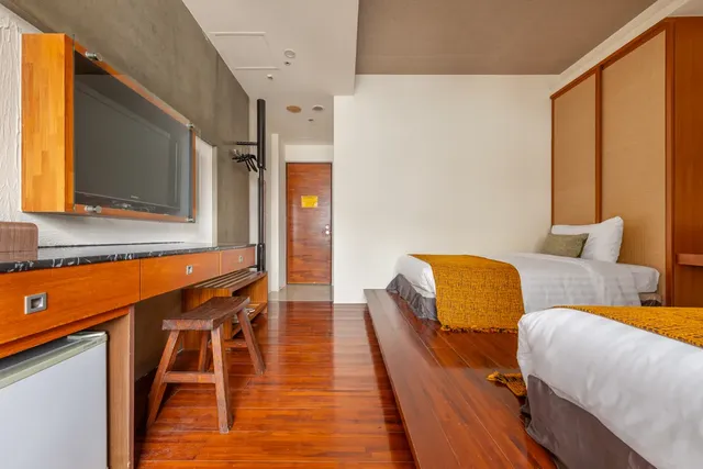 ItaThao Smart Stay with Elevator-Twin room with balcony-11