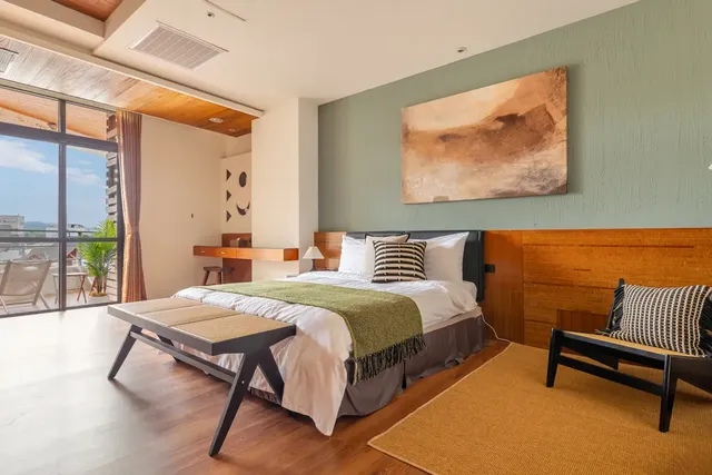 ItaThao Smart Stay with Elevator-Deluxe double room with balcony-11