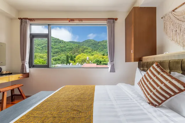 ItaThao Smart Stay with Elevator-Quadruple room with mountain view-7