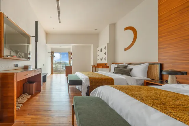 ItaThao Smart Stay with Elevator-Family room with lake view-1