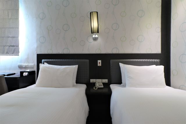 J-Hotel-Deluxe Twin Room-7