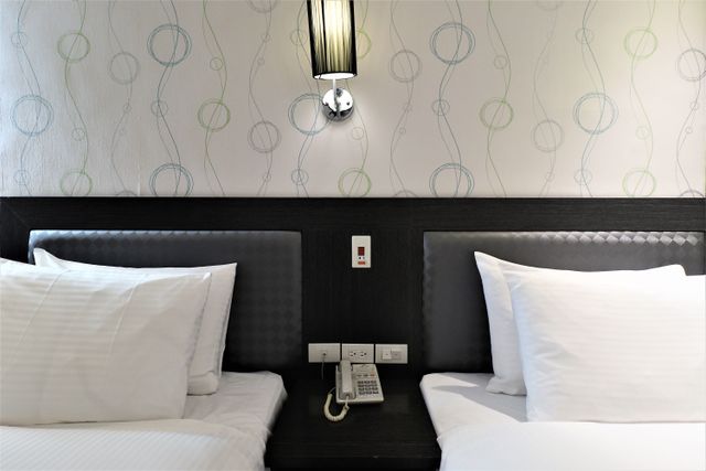 J-Hotel-Deluxe Twin Room-6