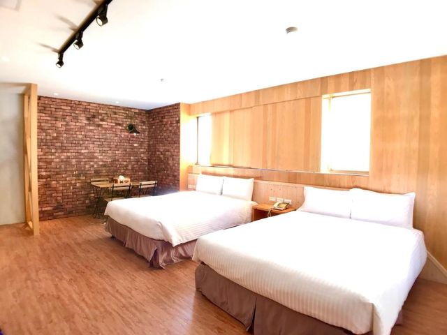 馬丁威旅店-豪華四人房-1