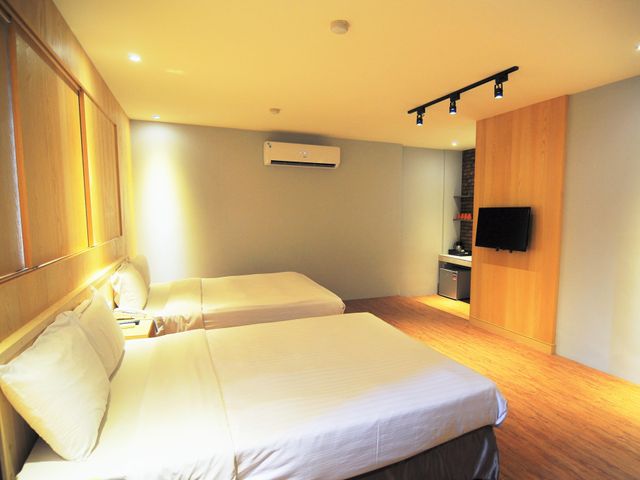 馬丁威旅店-豪華四人房-6