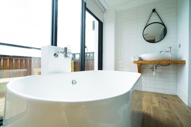 The Red Hotel-Sea View Double Room with Bath-4