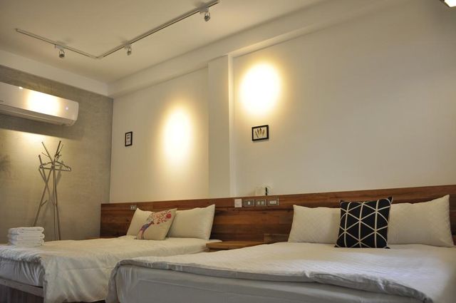 The Red Hotel-Garden Quadruple Room-3