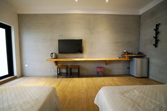 The Red Hotel-Garden Quadruple Room-6