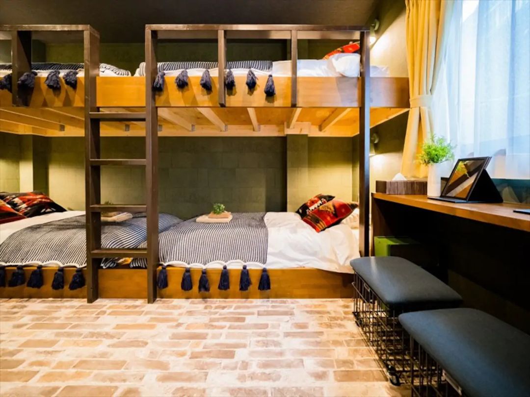 5min walk from JR Komagome/9min walk to cherry blossom and autumn foliage garden / Private room