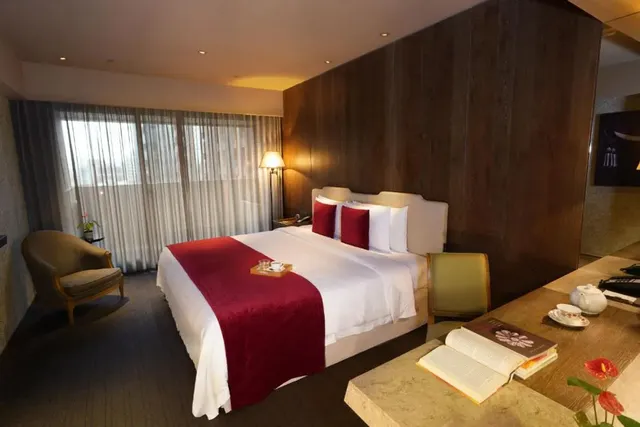 【High Speed Rail Holiday】 2-Day Free Travel in Taipei at Grand Palais Hotel-Superior Queen No Window  (Room only) (1 medium bed or 2 small beds/no window)-1