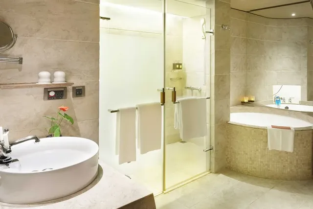 【High Speed Rail Holiday】 2-Day Free Travel in Taipei at Grand Palais Hotel-[Limited Offer] - [Limited Offer] Deluxe Family Room (2 Queen Beds - Breakfast Excluded)-3