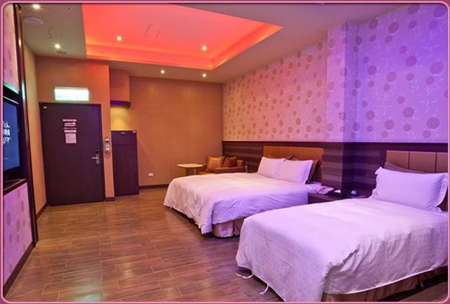 Wei Feng Exquisite Motel - Kaohsiung Nanzhao-Business Quadruple Room - No Garage-6