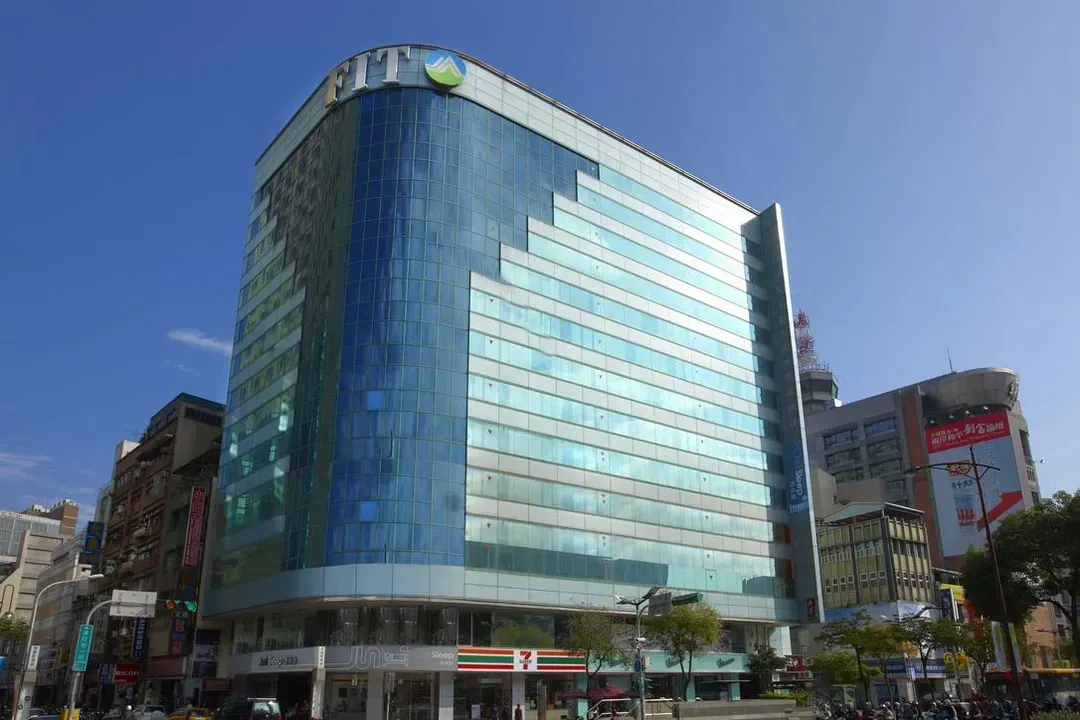 【High Speed Rail Holiday】 2-Day Free Travel at Just Sleep Taipei Ximen