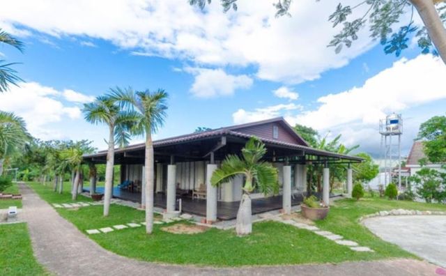 Lilac-Bauhinia villa quadruple room-8