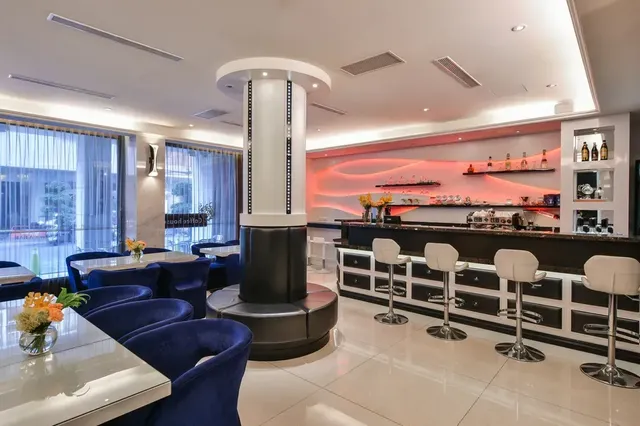 【High Speed Rail Holiday】2-day free travel at Kaohsiung Sofu Hotel-Shoufu Double Room (1 King Bed/2 Small Beds)-3