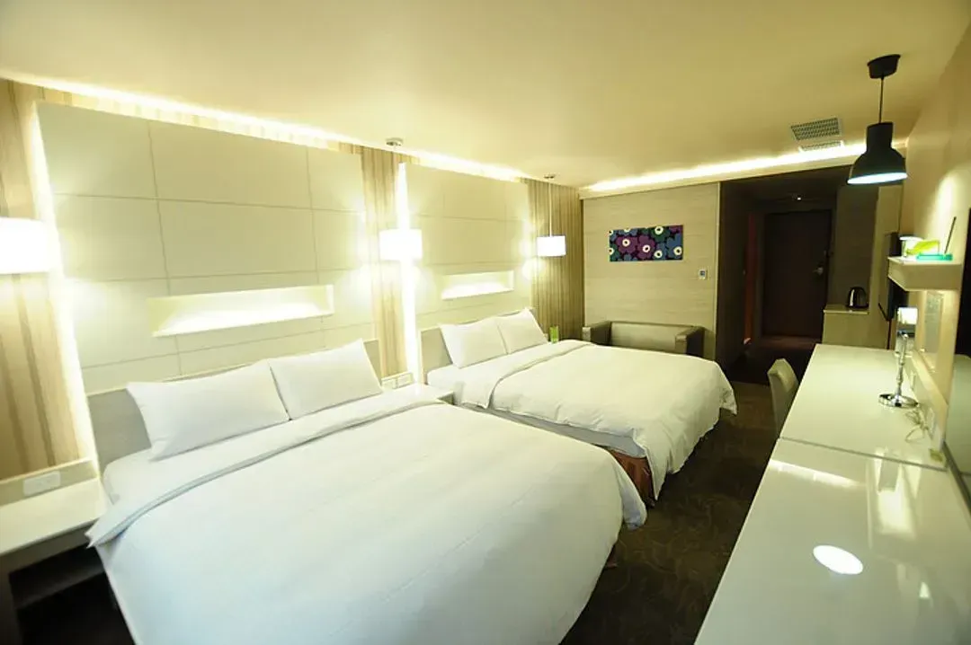 【High Speed Rail Holiday】Kangqiao Hotel Kaohsiung． Zhongshan Bade Pavilion 2-day free travel