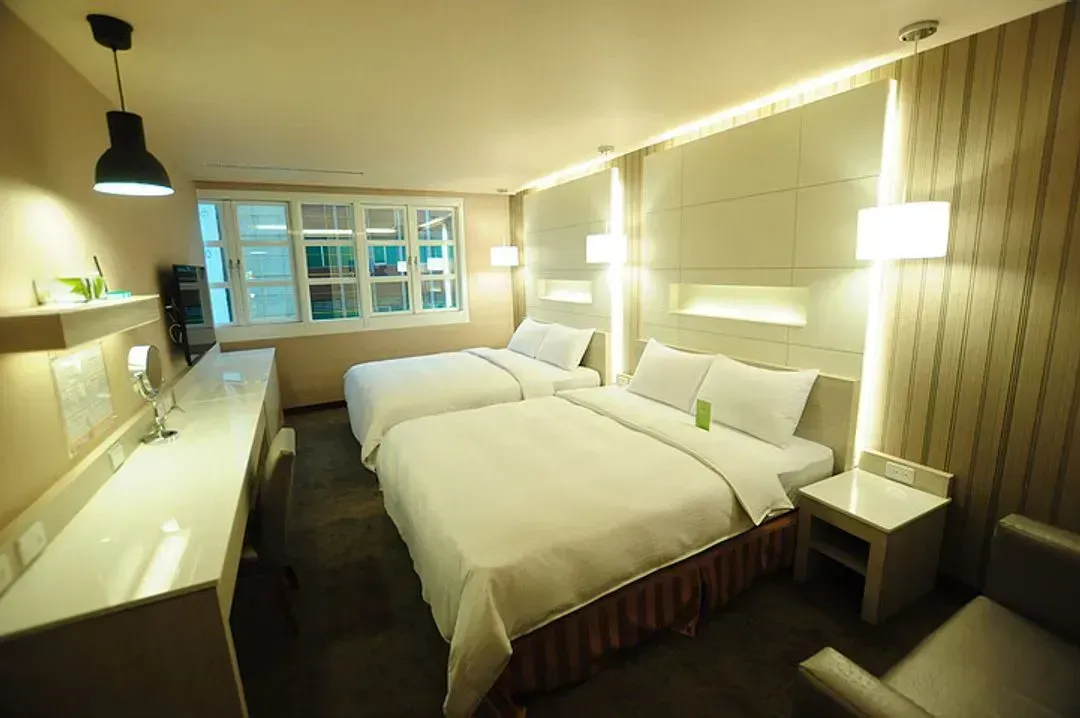 【High Speed Rail Holiday】Kangqiao Hotel Kaohsiung． Zhongshan Bade Pavilion 2-day free travel