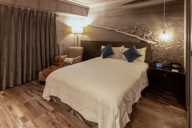 【High Speed Rail Holiday】 2-Day Free Travel at Xiyouchao Hotel Kaohsiung Station Branch-Business Double Room (1 King Bed - Breakfast not included)-1
