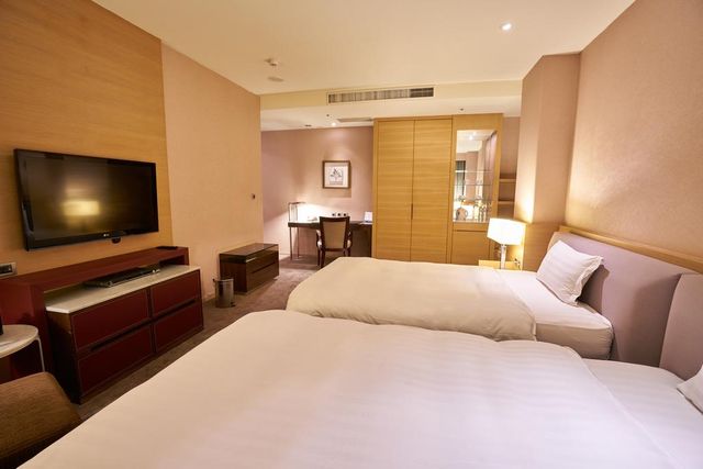 Taipung Suites Hotel-Deluxe Twin Room-2