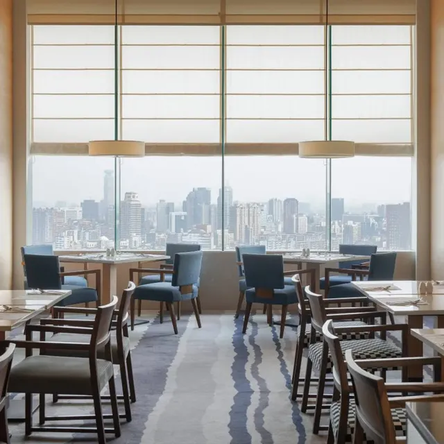 【高鐵假期】 和逸飯店．高雄中山館2日自由行｜近三多商圈、世運主場館-【常態促銷】- 舒適客房(無窗-1大床/2小床)-5