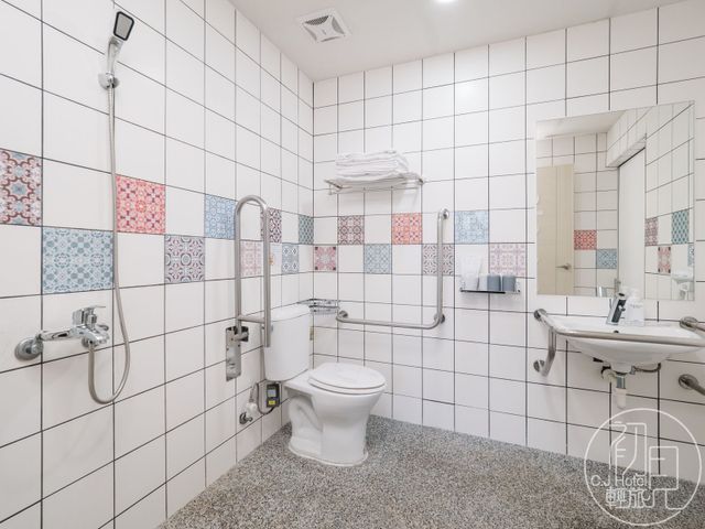CJ ホテル｜オプションの数量限定ロフトルーム-Standard twin room-10