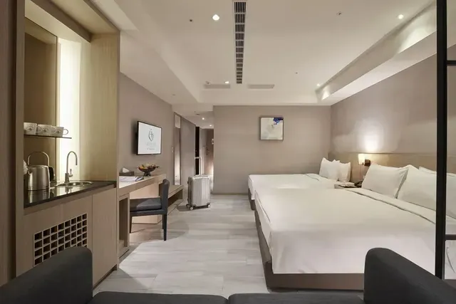 Grand BAY Resort-2025 Elite Room (Triple Room, One Large Bed, One Small Bed)-without breakfast-3