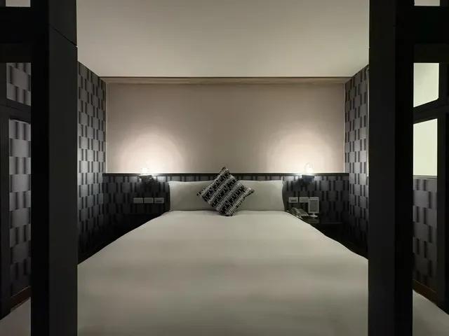 雙人房（每間裝潢不同）