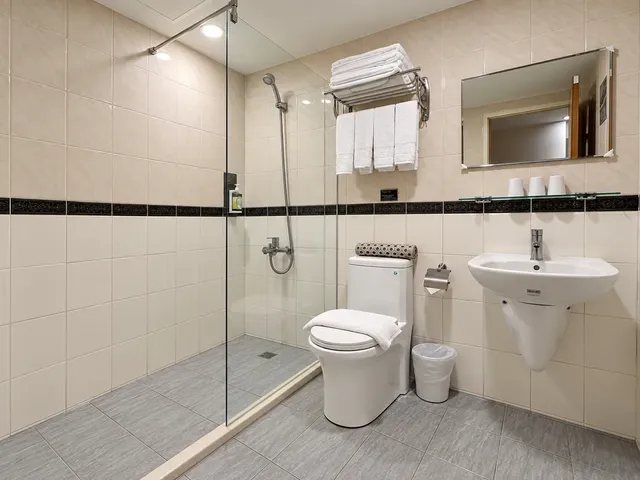 chillax inn Hotel Love River Pavilion-Family Room-Room Only-8