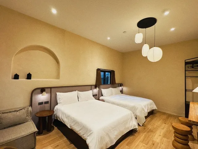 Spring Stay Inn-Superior Quadruple Room-1