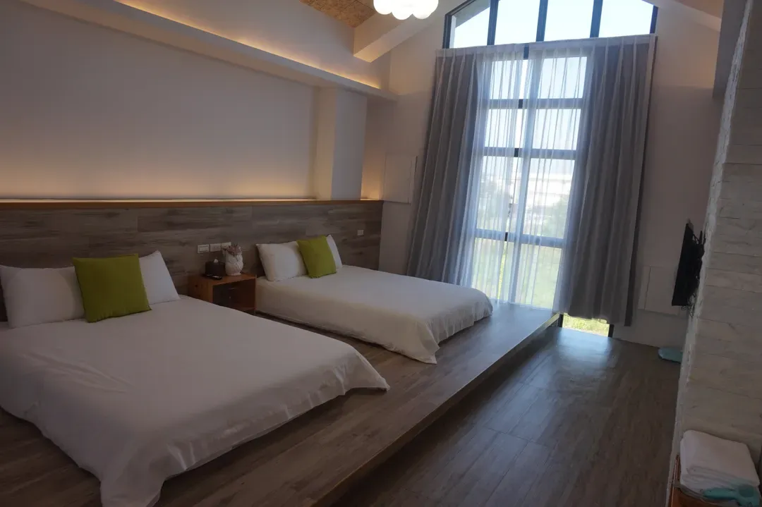 Double yolk egg living space