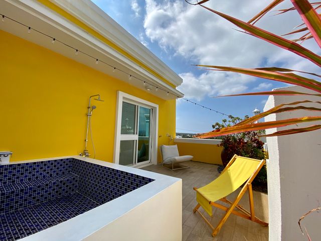 Burano Yellow Villa-Golden yellow-13