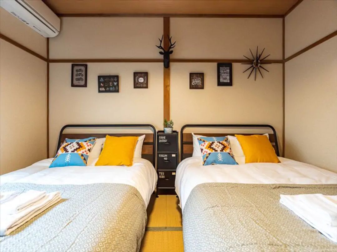 5min walk from Kyobashi Station/2-story house!55㎡/2LDK/Max 8pax
