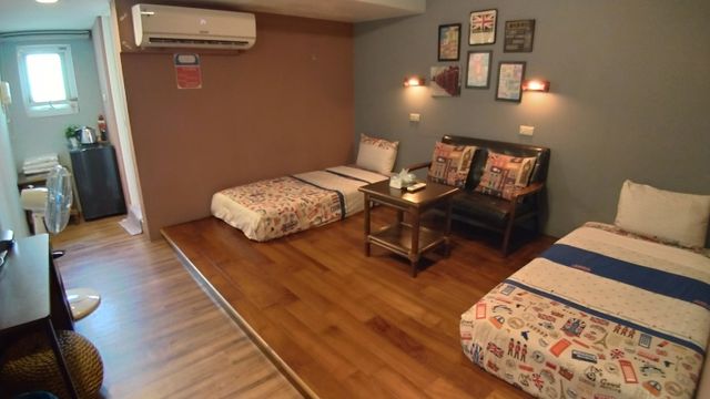 文藝復興墾丁大街民宿 | 室內公共空間自行車停放-4樓2張單人床房(換氣窗,無電梯)-1