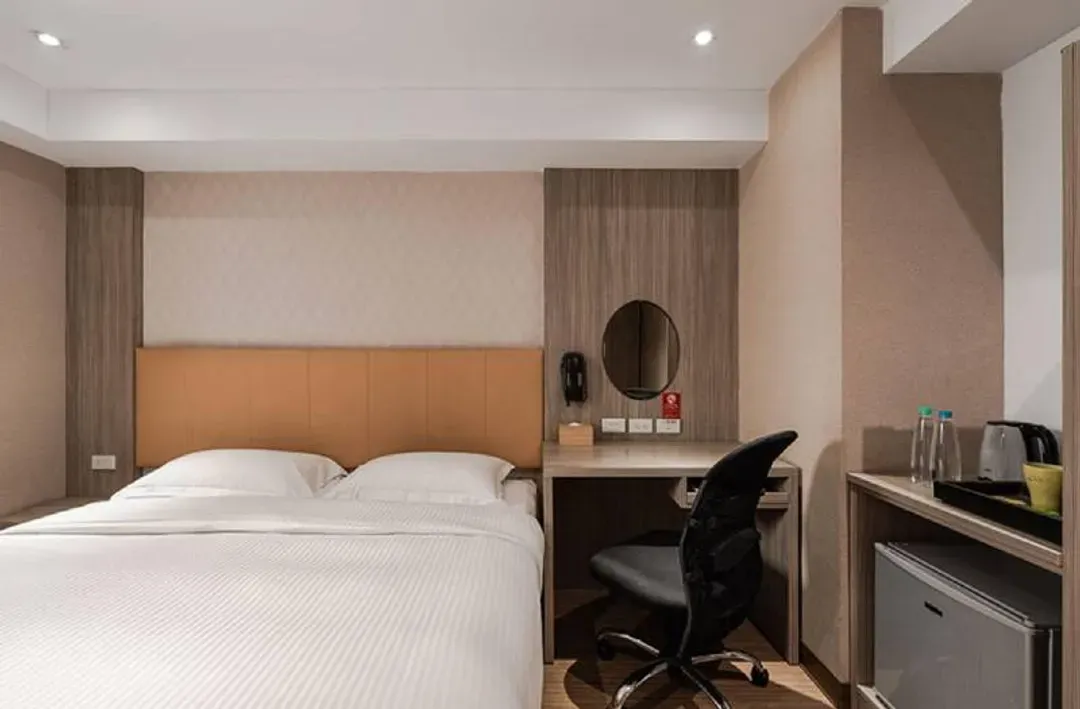 The Riverhotel International