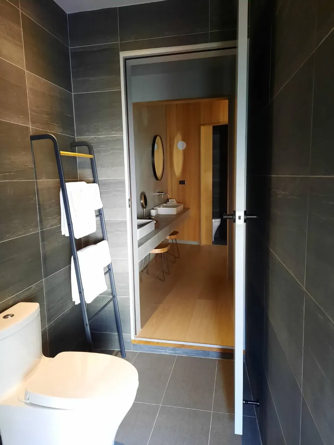 Zhenyouai Tainan Private B&B｜2-8 people occupancy, island kitchen, scenic accommodation next to the second art museum, car parking space included