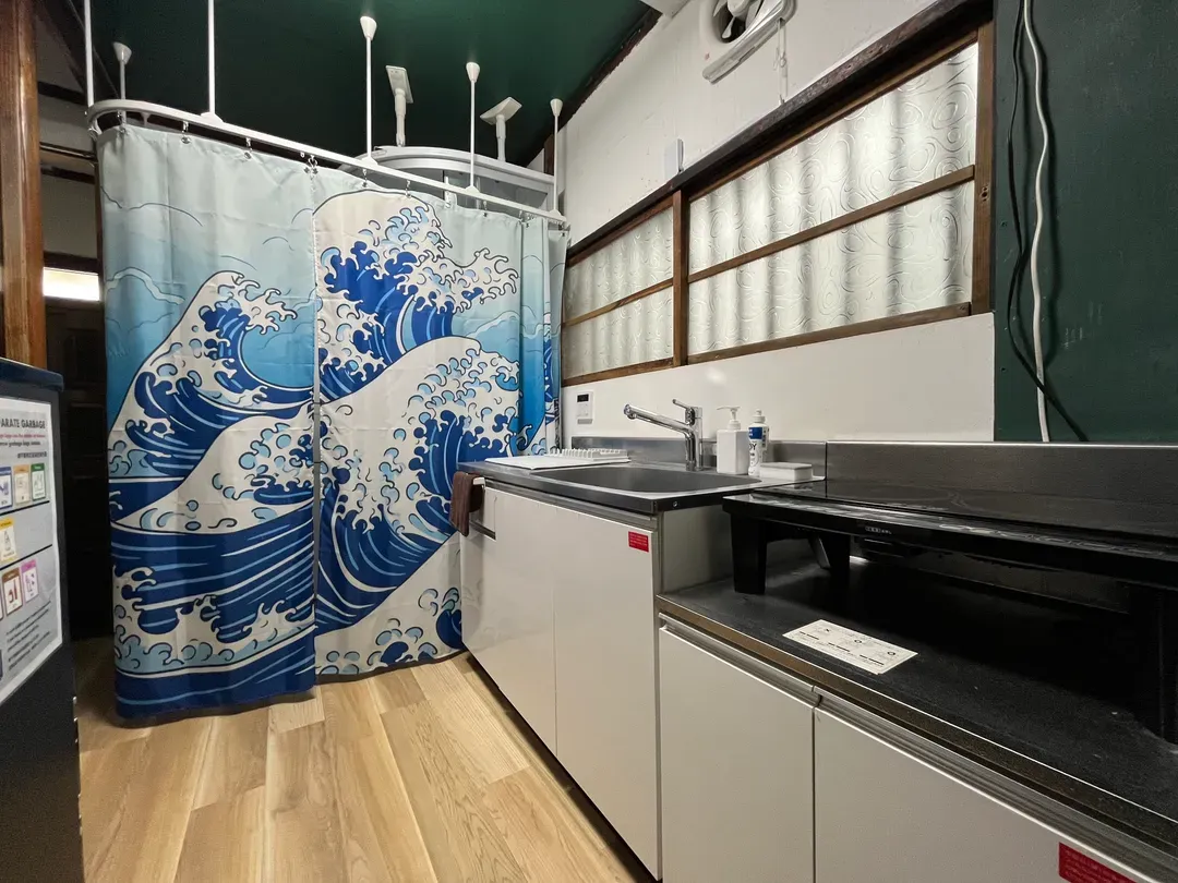 Yayoicho 1-Chome｜Private 2-Story House for 4｜11-min walk to Nishi-Shinjuku-gochome Station｜Direct 4-min to Shinjuku◎