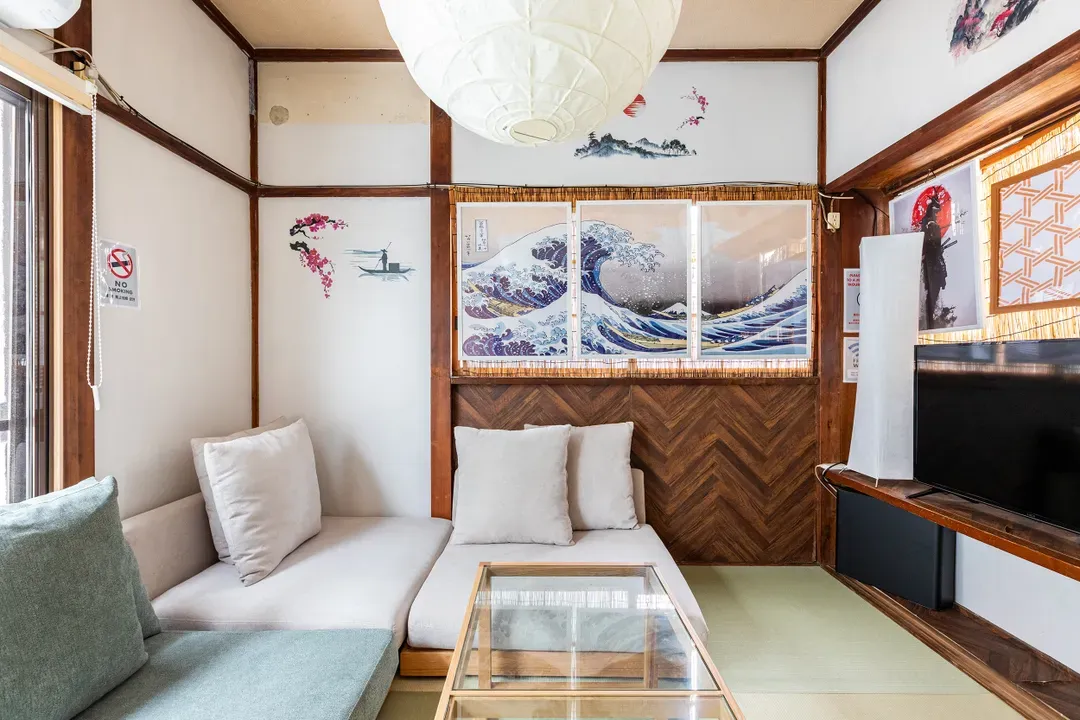 Yayoicho 1-Chome｜Private 2-Story House for 4｜11-min walk to Nishi-Shinjuku-gochome Station｜Direct 4-min to Shinjuku◎
