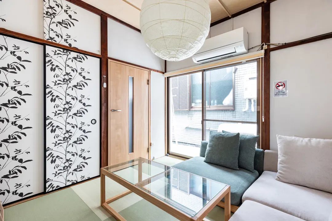 Yayoicho 1-Chome｜Private 2-Story House for 4｜11-min walk to Nishi-Shinjuku-gochome Station｜Direct 4-min to Shinjuku◎