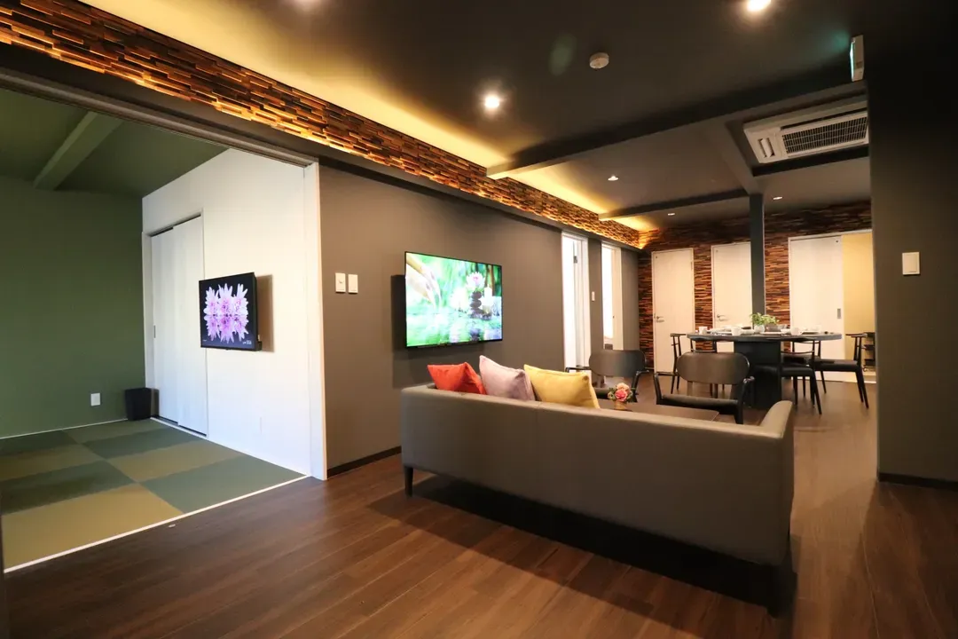 Sweet Villa Haku | A modern Japanese-style healing retreat • with steam room • direct access to Kansai Airport